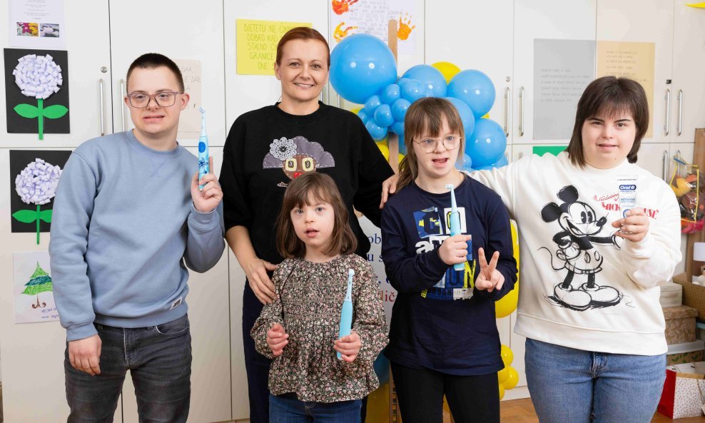 Natalija Belošević, predsjednica Udruge za sindrom Down i štićenici Udruge