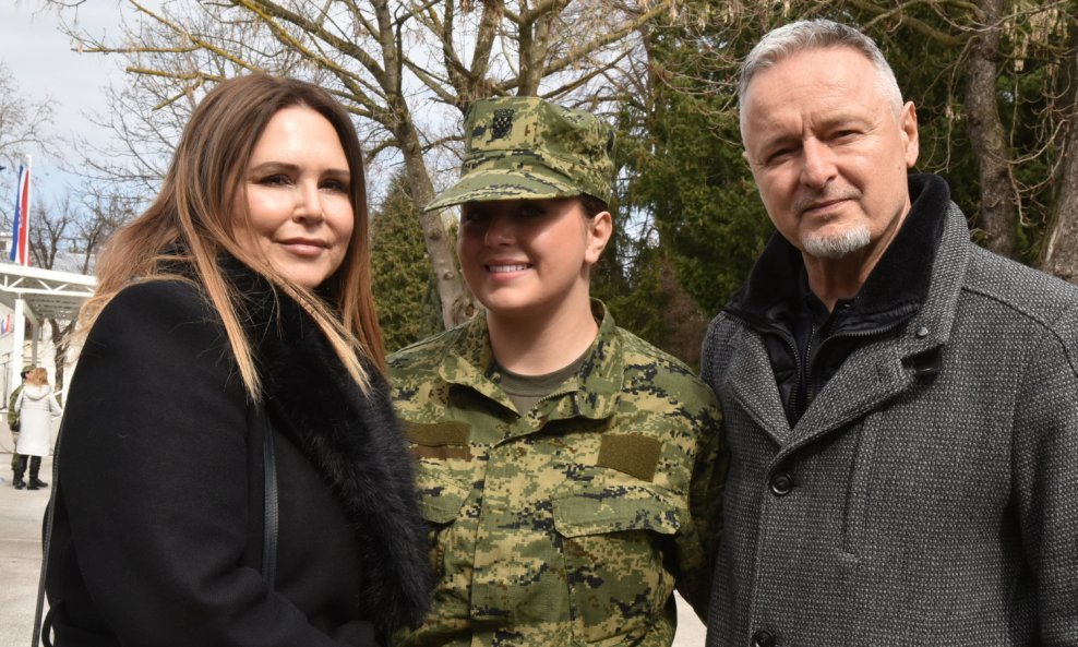 Marko Perković Thompson sa suprugom Sandrom i Divom Marijom Perković