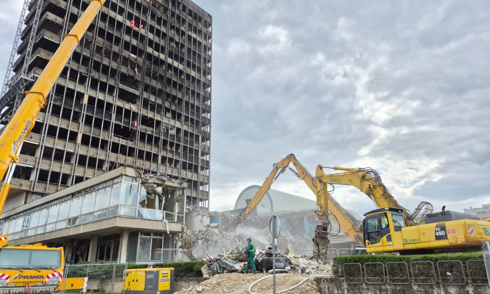 Rušenje zapadnog aneksa Vjesnika