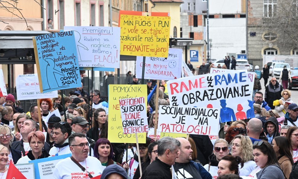 Prosvjed šest sindikata na Europskom trgu u Zagrebu