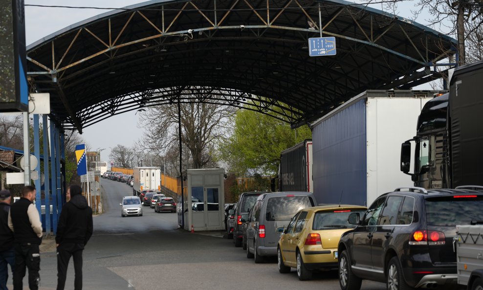 Kamionski prijevoznici u BiH pokušali blokirati granice