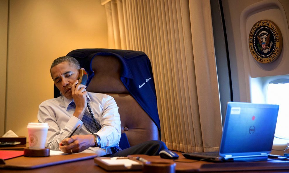 Barack Obama Air Force One telefon