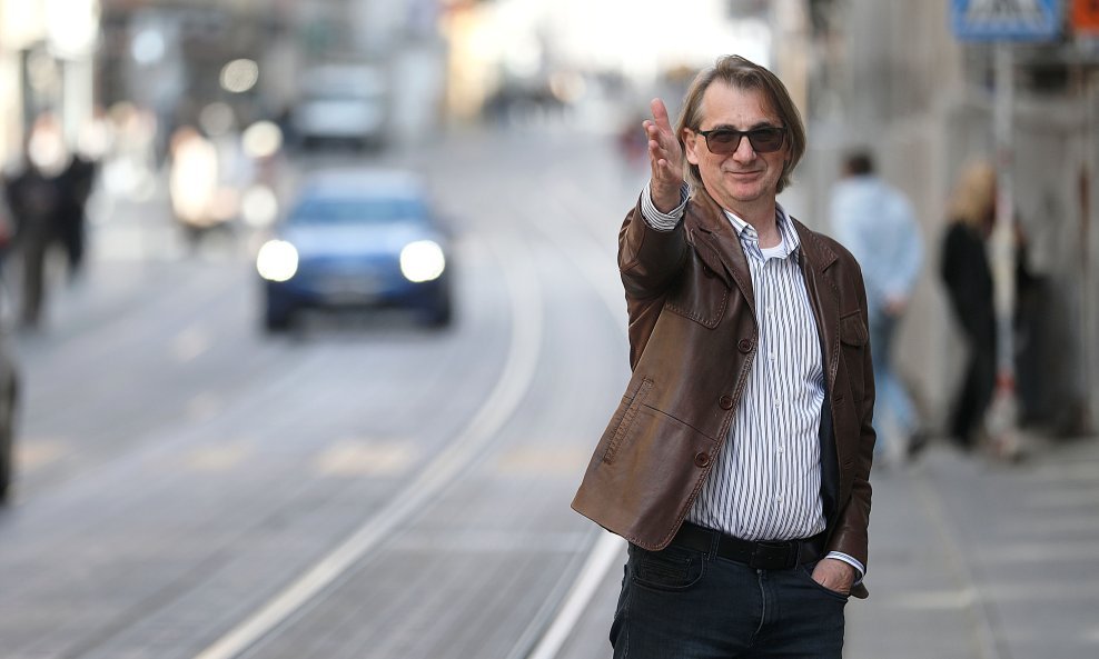 'Što daje umjetnost? To je pitanje koje osjećam i osobno, svako jutro kad odlučujem hoću li otvoriti vijesti'