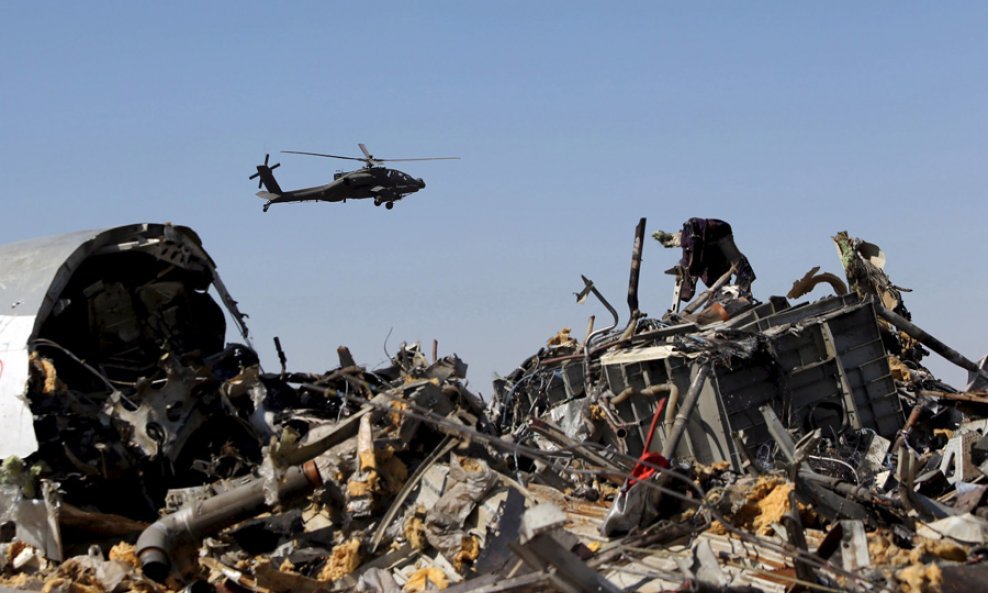 Pad ruskog zrakoplova iznad Sinaja - iako je Isil preuzeo odgovornost za rušenje aviona još nije do kraja jasan uzrok pada. REUTERS - Mohamed Abd El Ghany