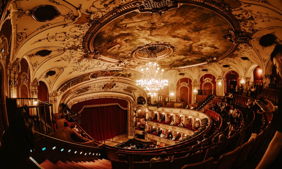 Izložba ostaje otvorena do kraja aktualne kazališne sezone a ulaz je slobodan