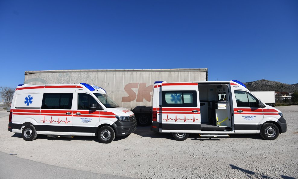 Sanitetsko vozilo - ilustracija