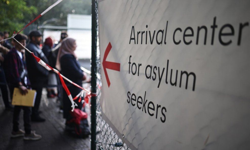 Tražitelji azila (ilustracija)