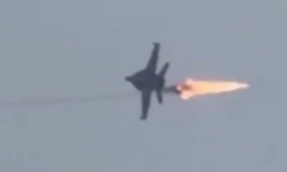 Napad na američki F/A-18E/F Super Hornet