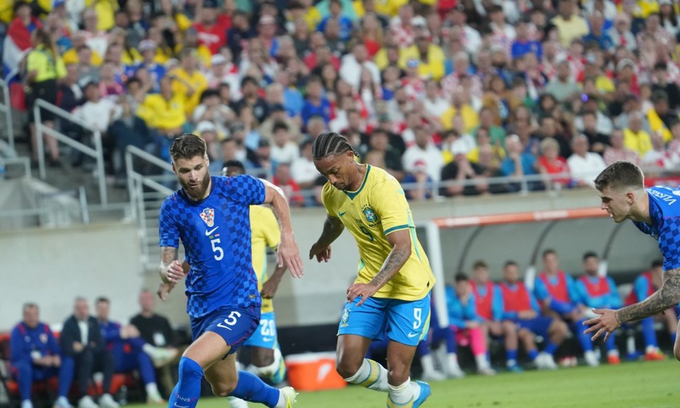 Duje Ćaleta-Car vs. João Pedro