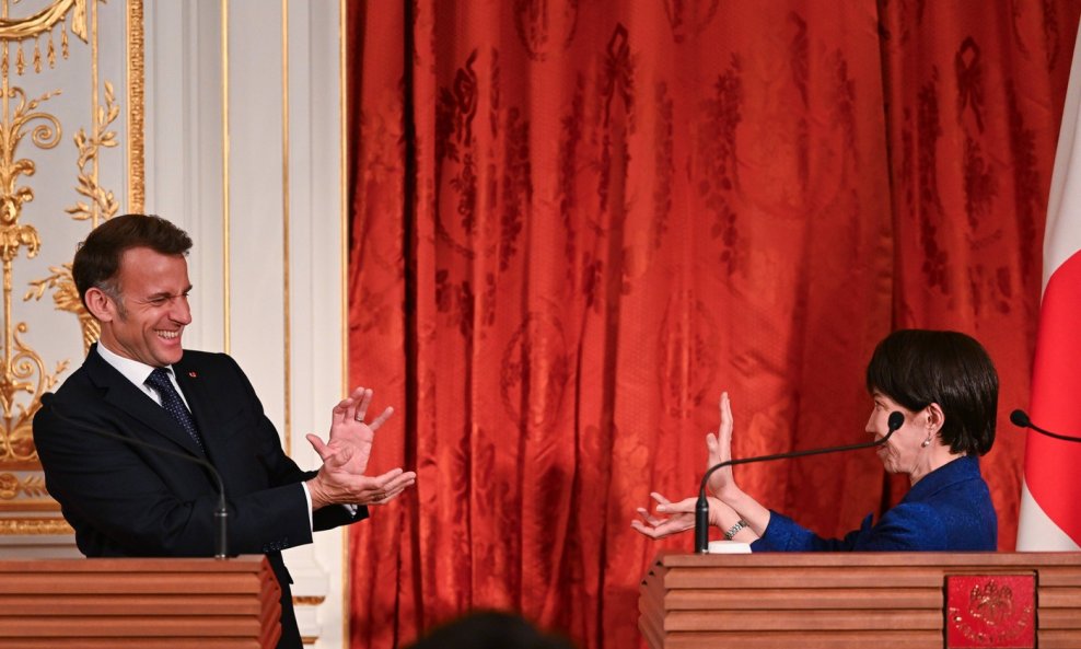 Emmanuel Macron i Sanae Takaichi