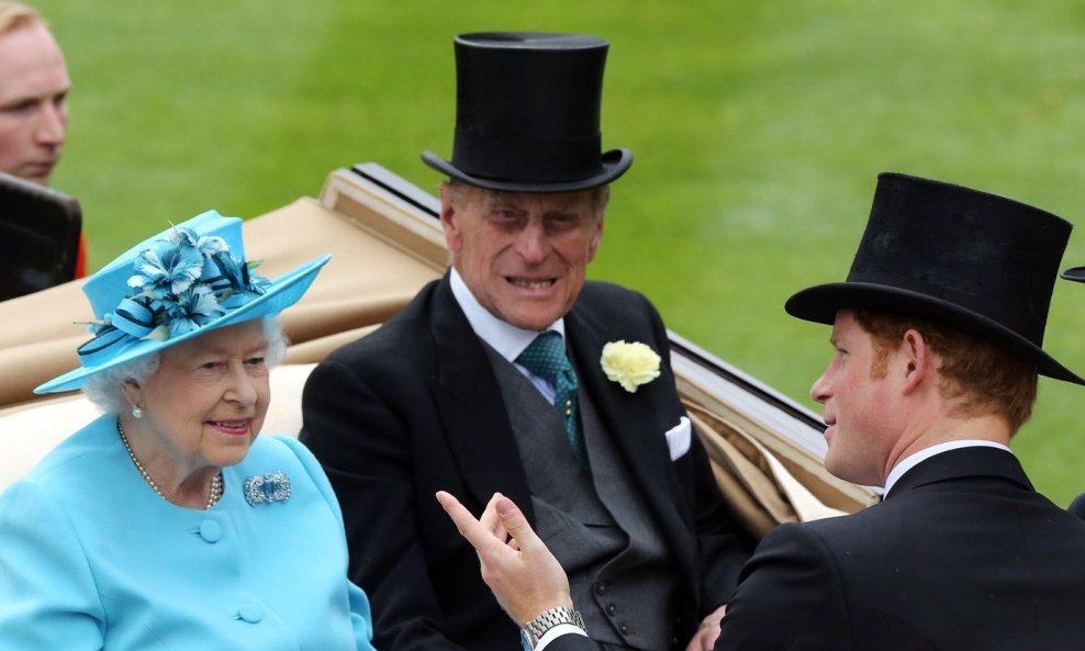 Kraljica Elizabeta I princ Harry