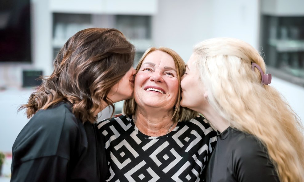 Mara Anđelić i njezine djevojke