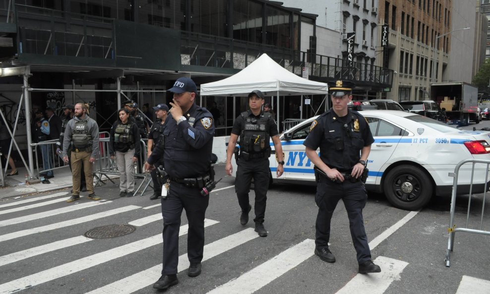 Policija ispred zgrade UN-a u New Yorku
