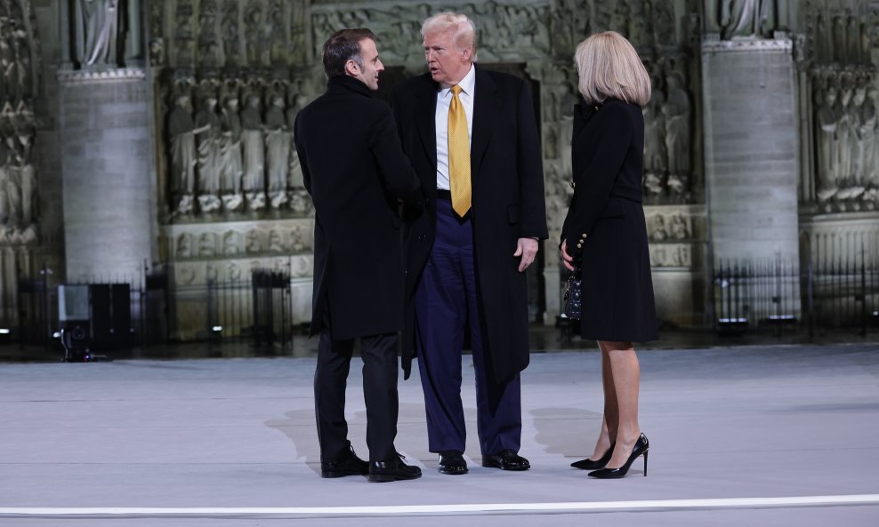 Donald Trump s Emmanuelom i Brigitte Macron