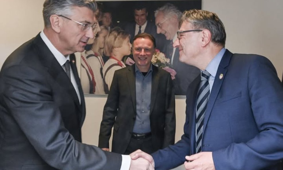 Rukovanje Andreja Plenkovića i Darka Vuletića