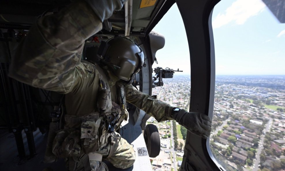 Vojnici u helikopteru Black Hawk