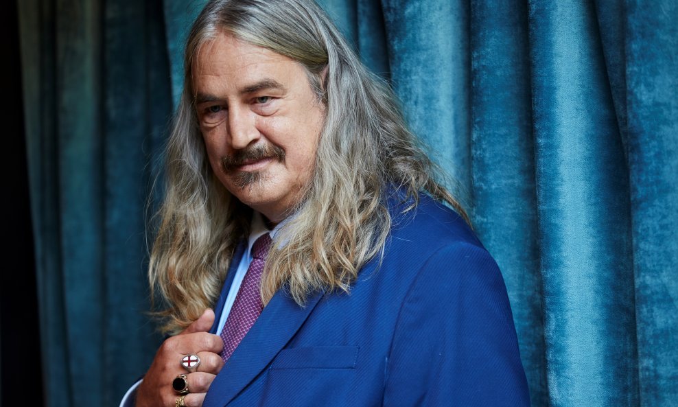 Pisac, filolog s doktoratom, pjesnik, politički analitičar- sve je to Ilja Leonard Pfeijffer