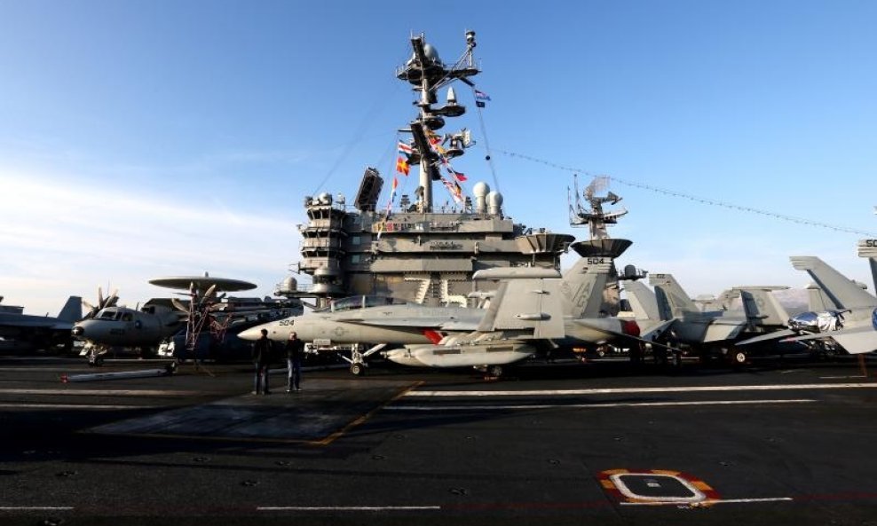 Američki nosač zrakoplova USS Harry S. Truman u Splitu