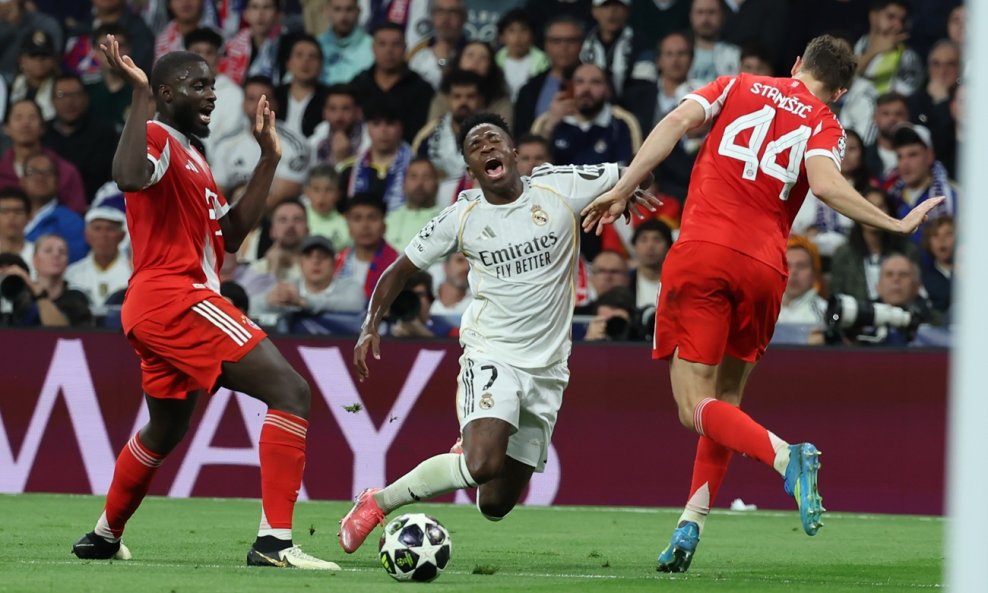 Vinicius Junior (u bijelom dresu)