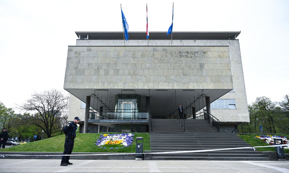 Dojava o bombi u Gradskom poglavarstvu