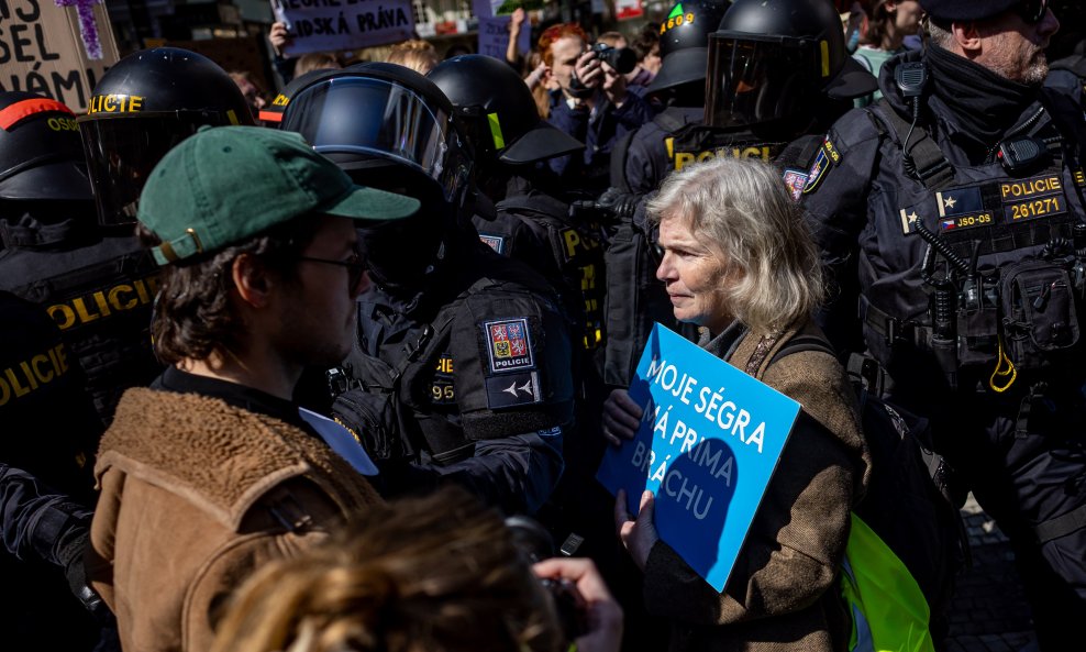 Prosvjedi za i protiv pobačaja u Pragu