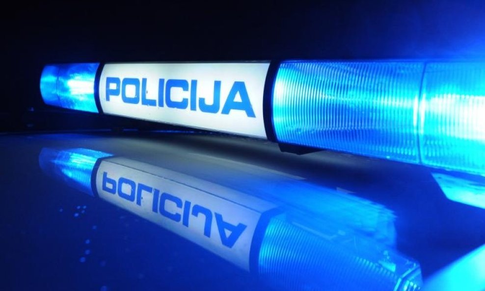 policija