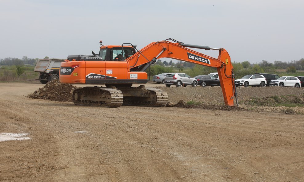 Radovi na brzoj cesti Varažin-Krapina