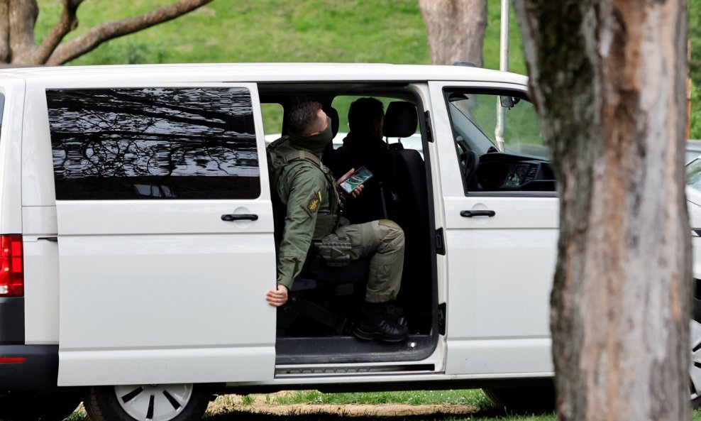 Specijalci i Hitna pomoć okružili su neboder na Črnomercu