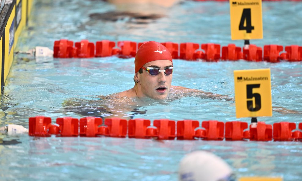 Plivanje (ilustracija)