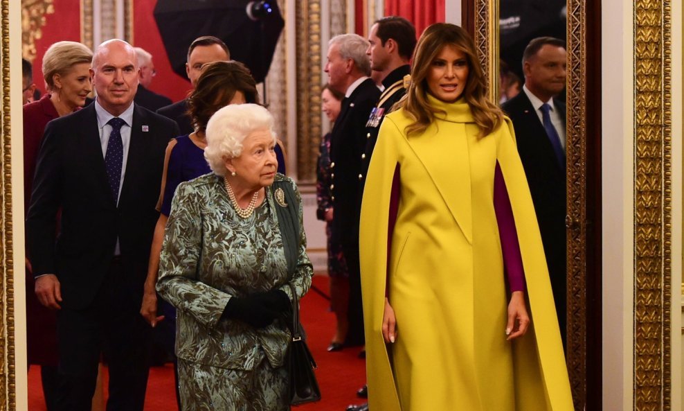 Kraljica Elizabeta i Melania Trump