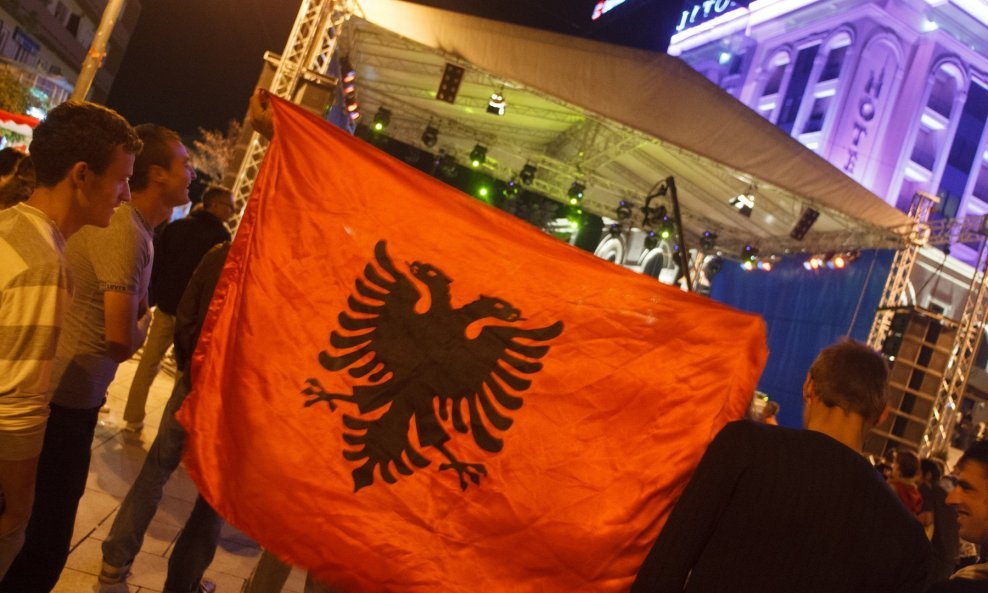 albanska zastava