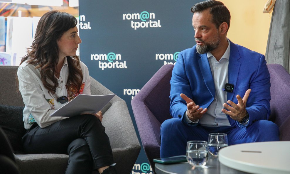 Moderatorica Gea Vlahović i Krešimir Partl, državni tajnik u Ministarstvu kulture