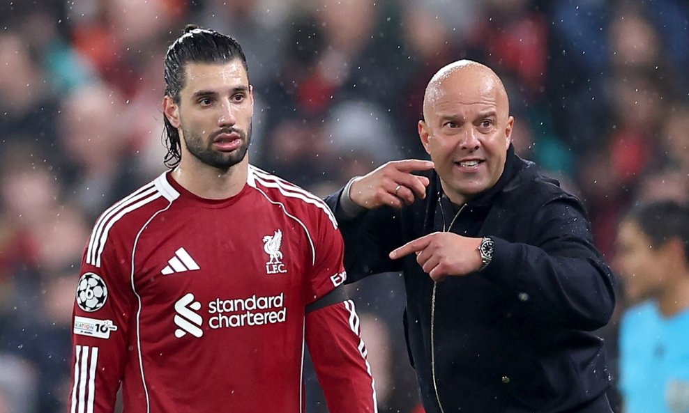 Arne Slot (d) i Dominik Szoboszlai