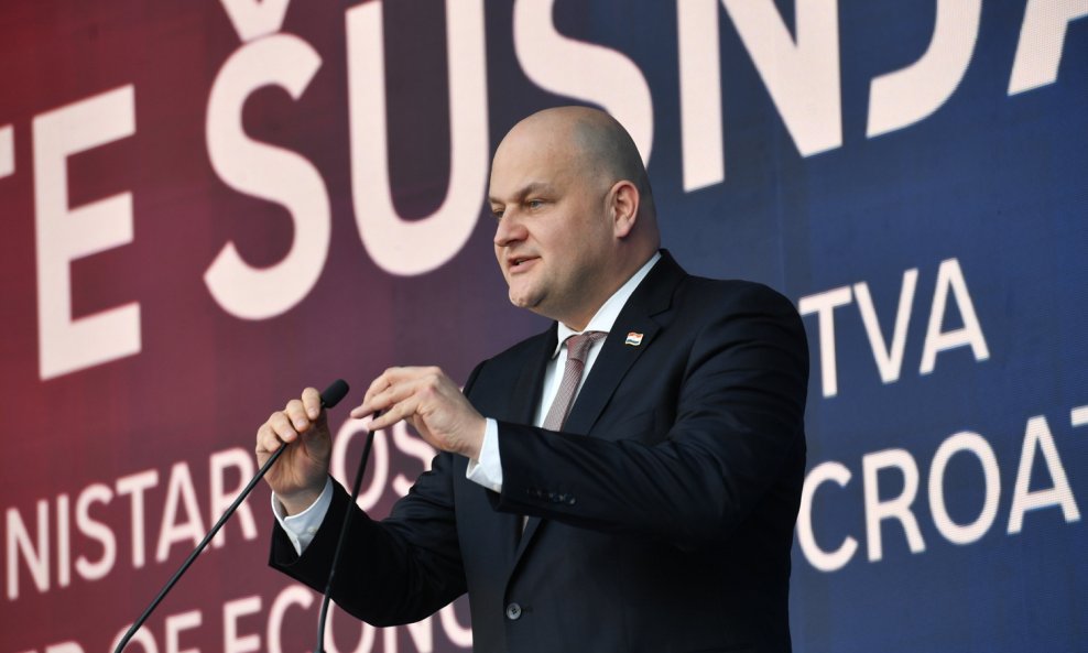 Ministar gospodarstva Ante Šušnjar govorio je o blagdanskoj potrošnji i inflaciji.