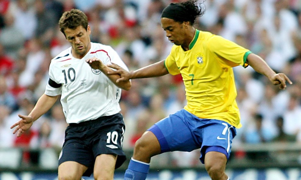 Michael Owen vs. Ronaldinho