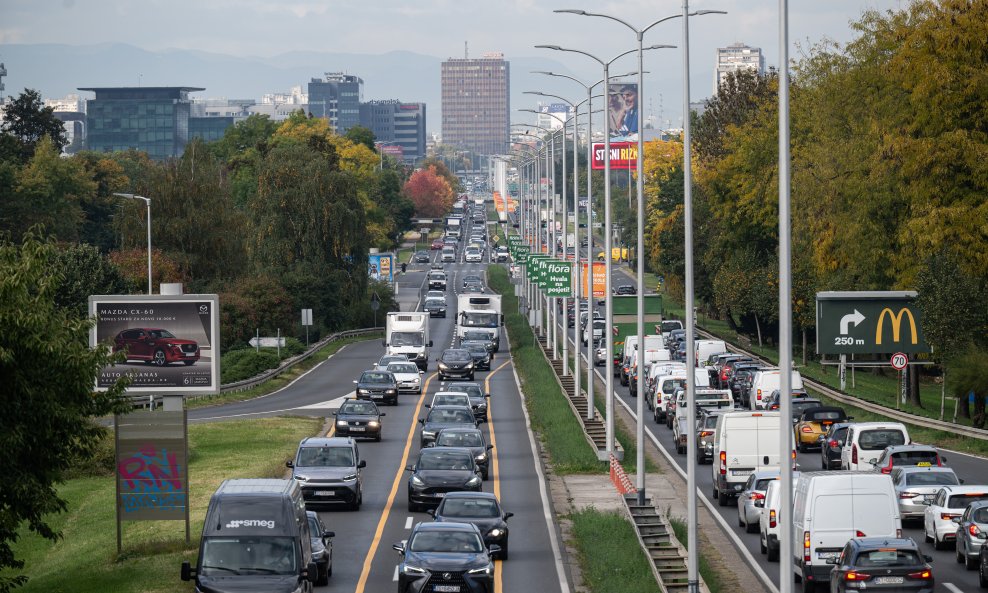 Gužva na Slavonskoj aveniji - Ilustracija