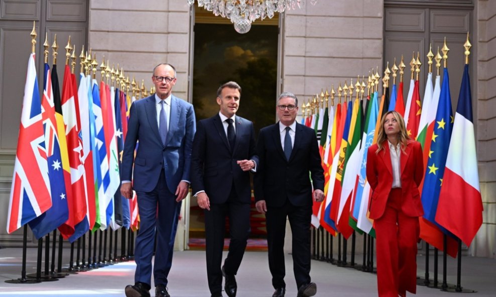 Friedrich Merz, Emmanuel Macron, Keith Starmer i Giorgia Meloni