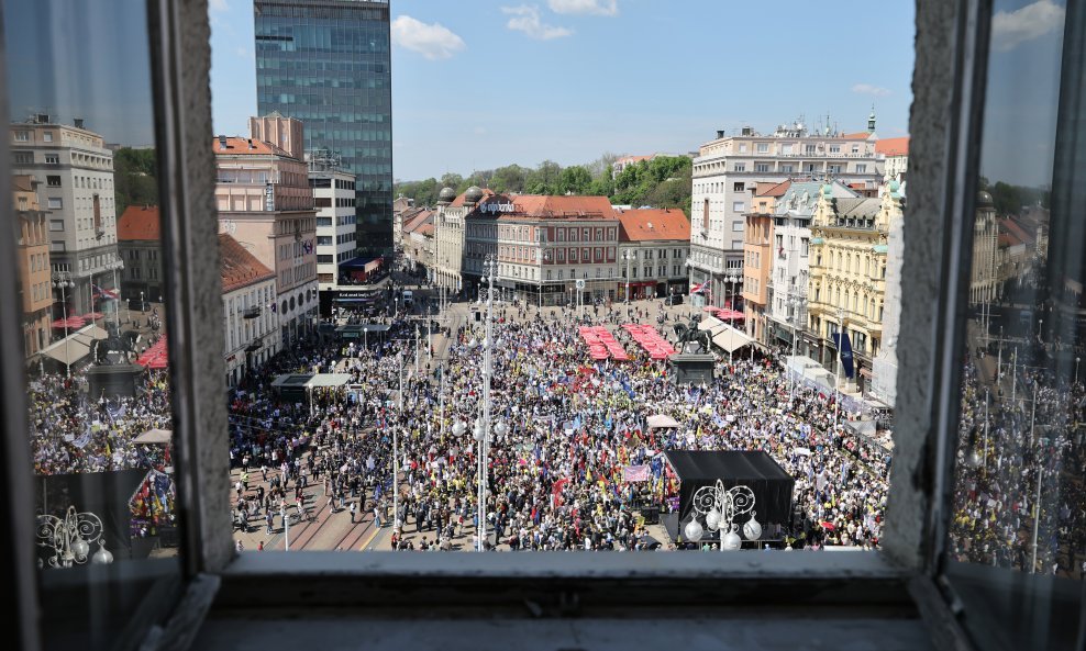 Sindikalni prosvjed okupio je mnogobrojne