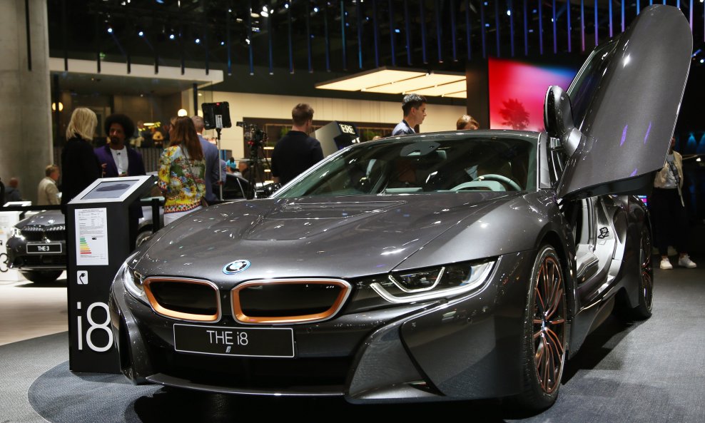 BMW i8