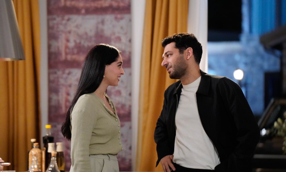 Zeynep (Cemre Baysel) i Serhat (Murat Yıldırım) u seriji 'Tajne prošlosti'