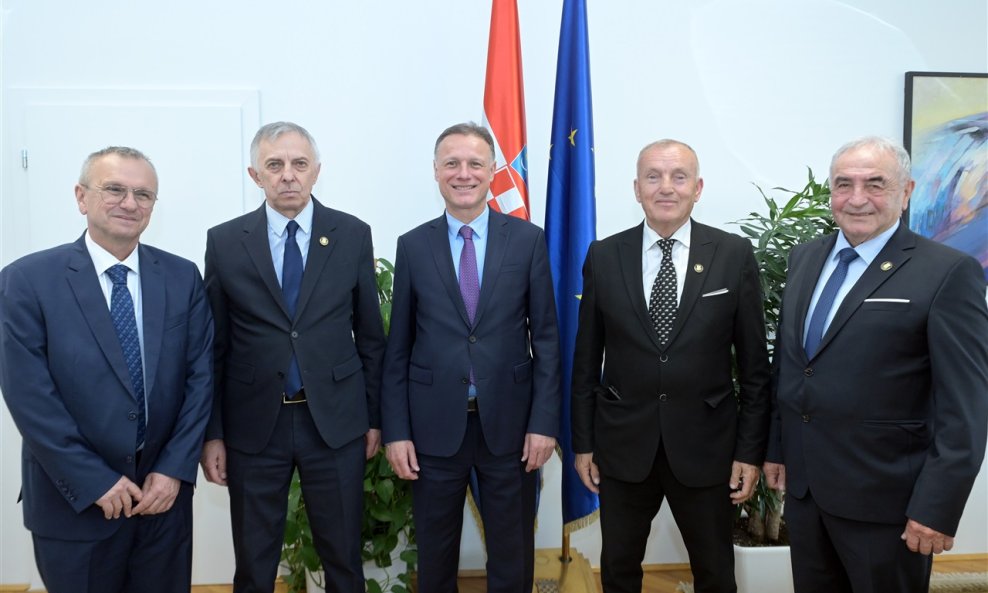 Izaslanstvo s Gordanom Jandrokovićem