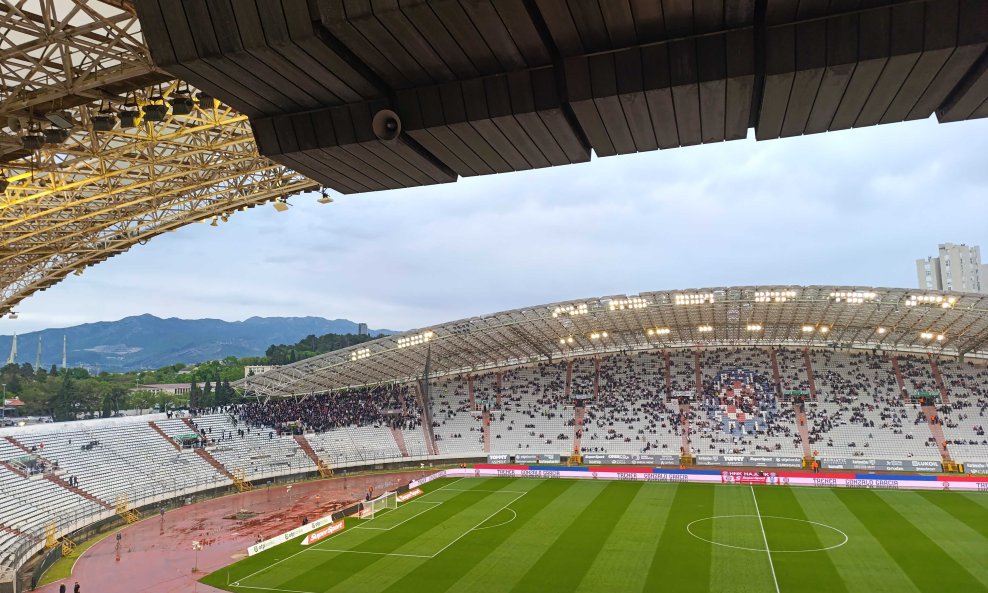 Priličnu puste poljudske tribine