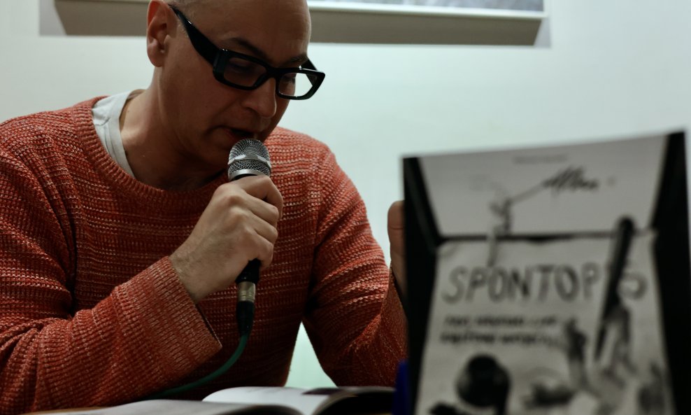 Glumac Nikša Marinović čitao je odabrane radove