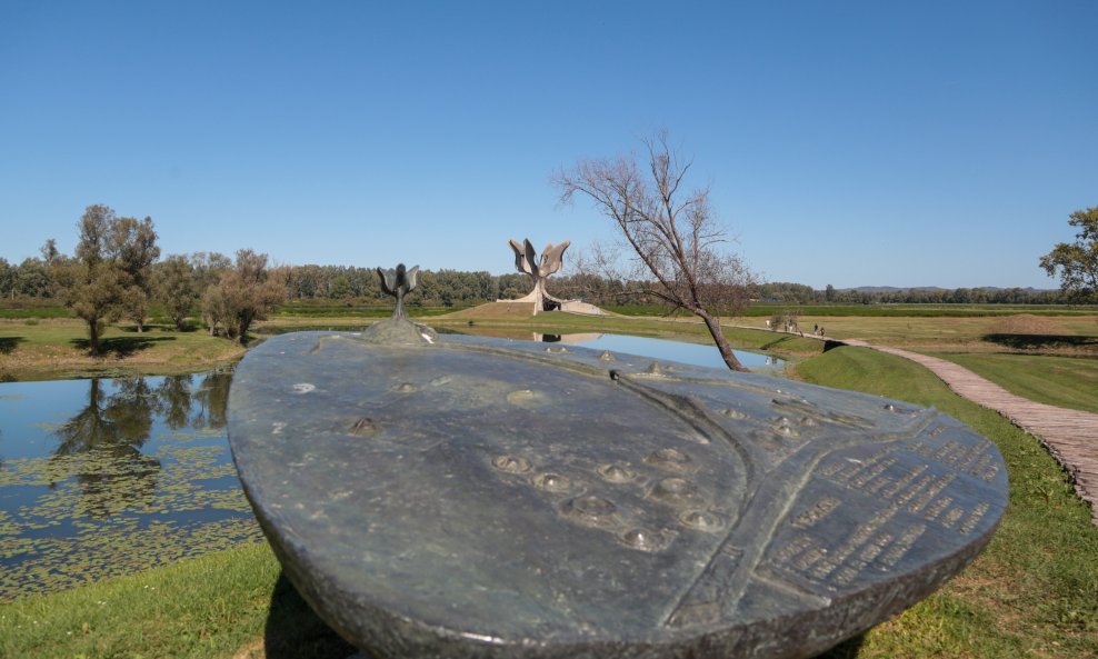 Jasenovac, memorijalni centar