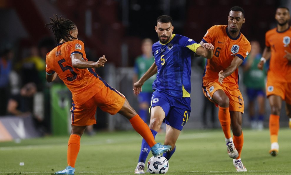 Adrian Leon Barišić (u plavom dresu)