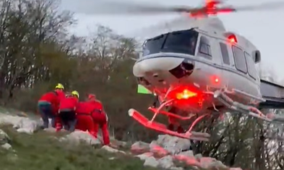 Akcija spašavanja britanskog paraglajdera