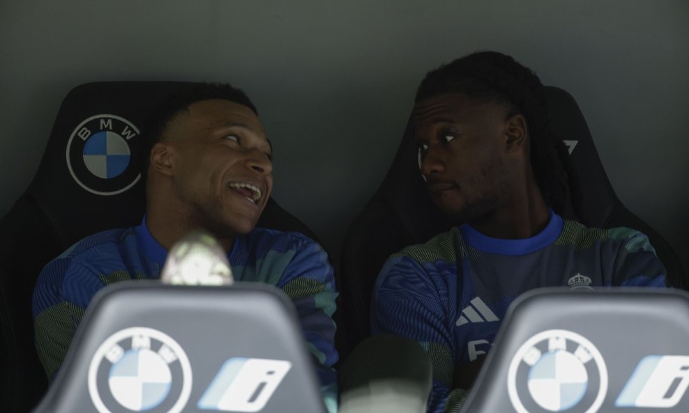 Eduardo Camavinga (desno) i Kylian Mbappe