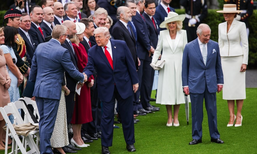 Donald i Melania Trump, kralj Charles i kraljica Camilla