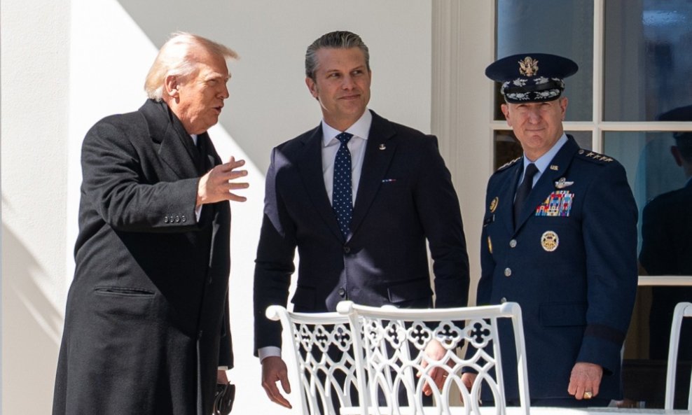 Donald Trump, Pete Hegseth