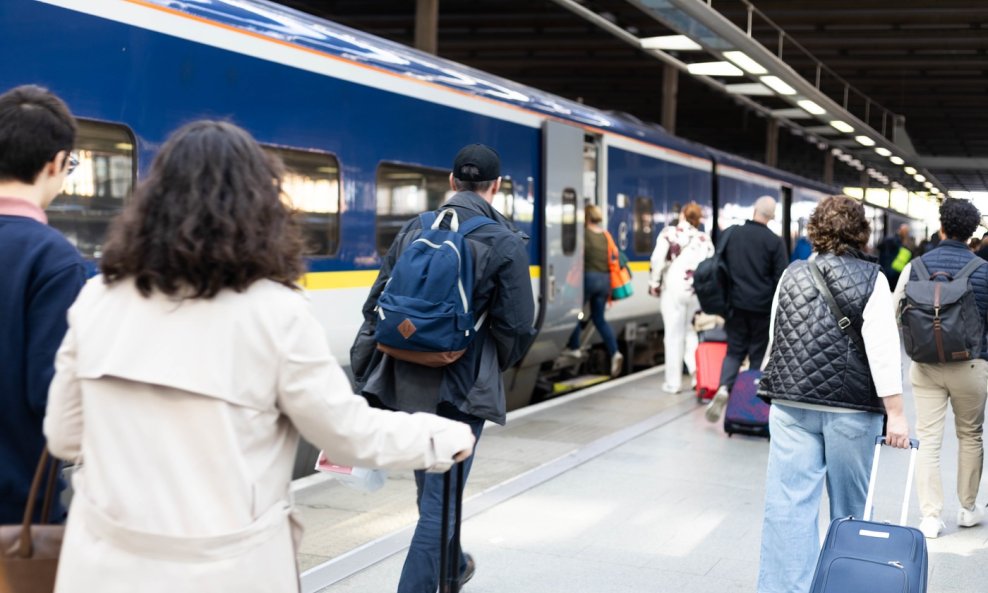 Putnici se žale na gužve, ilustracija